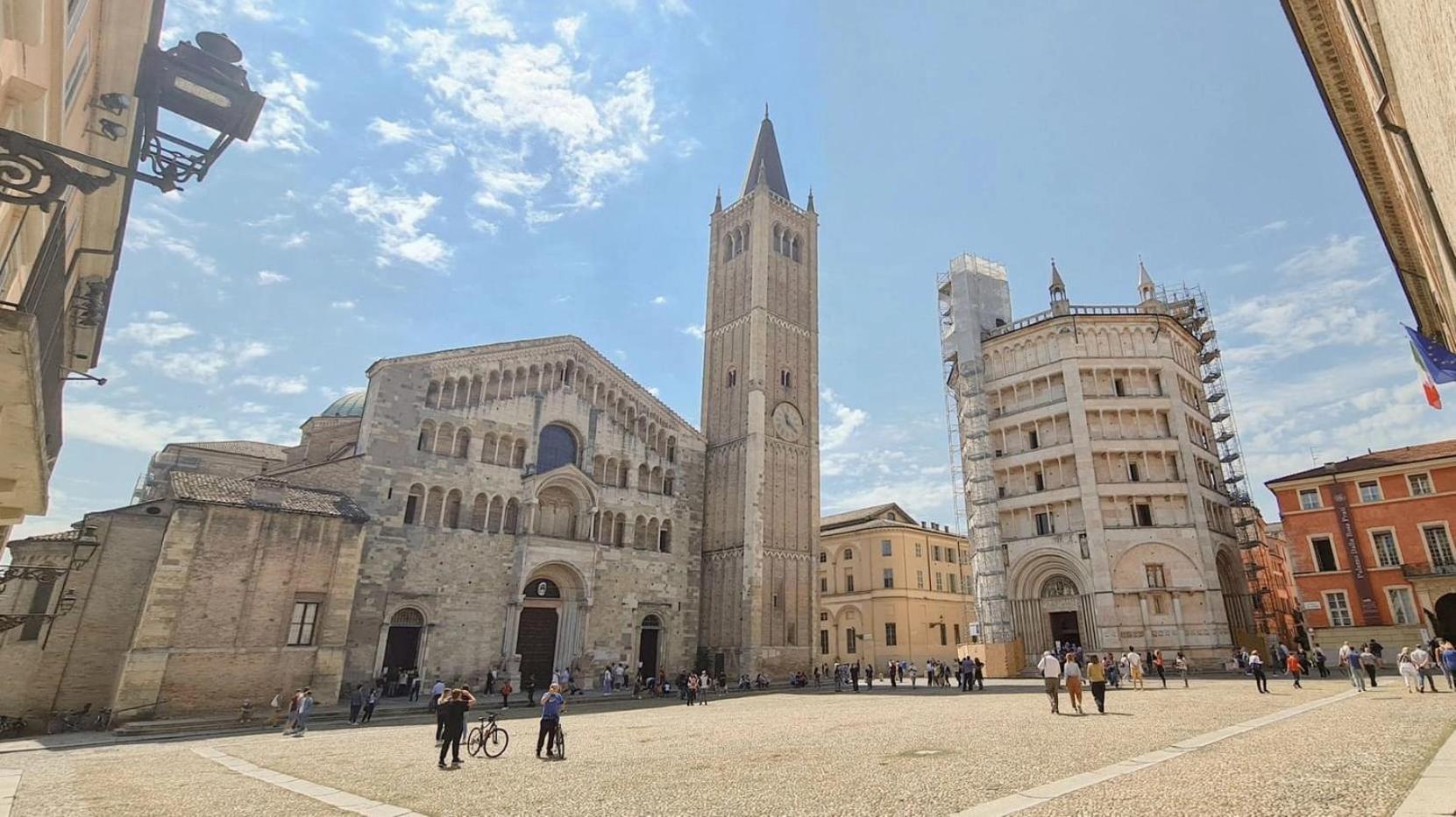 Luxury 6 Al Duomo Di Parma Apartment Exterior photo